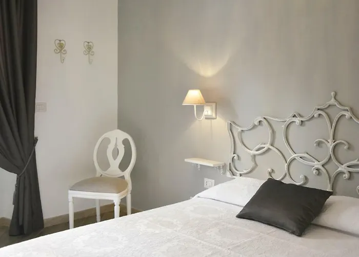 Gens Claudia, Vatican Luxury s